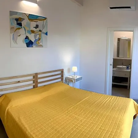 Apartment Sottocosta Dependance: Stanza Con Bagno E Parking